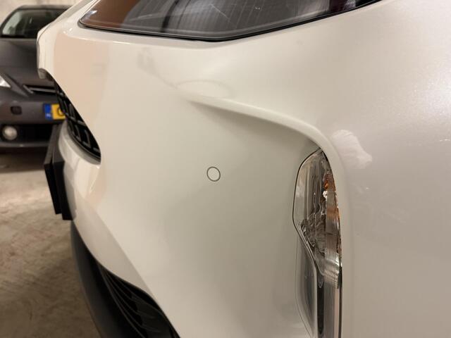 Toyota YARIS Cross 1.5 Hybrid 115 Dynamic limited Keyless entry/start | Parkeersensoren rondom | Stoelverwarming