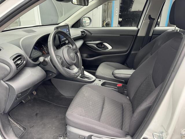 Toyota YARIS Cross 1.5 Hybrid 115 Dynamic limited Keyless entry/start | Parkeersensoren rondom | Stoelverwarming