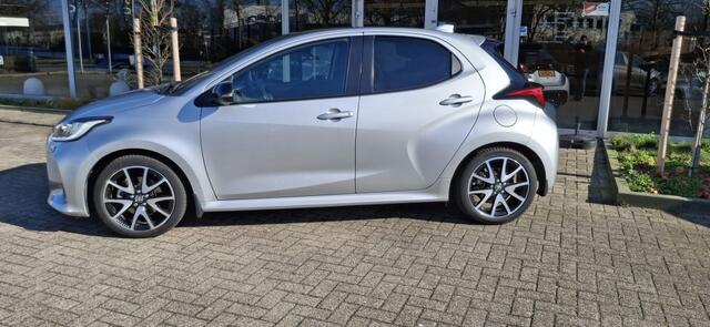 Toyota YARIS 1.5 H Executive NLauto | Full-option | dealeronderhouden