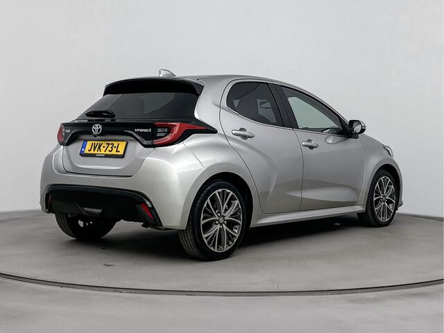 Toyota YARIS 1.5 Hybrid Executive Limited | Stoelverwarming | 17'' LM-Velgen | HUD | Navi | Dodehoekdetectie |