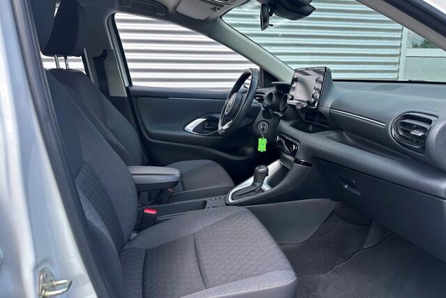 Toyota YARIS 1.5 Hybrid Dynamic Carplay / Camera