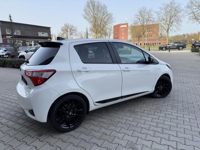Toyota YARIS 1.5 Hybrid GR-Sport | Stoelverwarming | Camera |