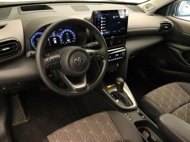 Toyota YARIS Cross 1.5 Hybrid 130 Executive - ORIGINEEL NEDERLANDSE AUTO - AFKOMSTIG VAN 1E EIGENAAR - PARKEERSENSOREN VOOR/ ACHTER - DODEHOEK DETECTIE - ARMSTEUN VOOR - ELEKTRISCHE ACHTERKLEP - JBL AUDIO - NAVIGATIE - VOORSTOELEN VERWARMD