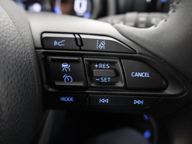 Toyota YARIS 1.5 Hybrid Executive | Stoelverwarming | Navigatie | Dodehoek detectie | Parkeersenoren |