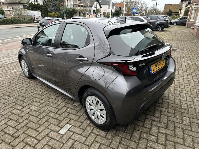Toyota YARIS 1.5 Hybrid Active 1e eigenaar / dealeronderhouden / stoelverwarming / Apple Carplay / Android Auto / parkeercamera / adaptive cruise control / Toyota 10 jaar garantie programma / Toyota Pechhulppas / rijklaarprijs