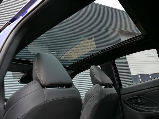 Toyota YARIS Cross 1.5 Hybrid Adventure | Adaptive Cruise Control | Panorama dak | Stoelverwarming | Verwarmd stuurwiel | Elektrische kofferklep | Keyless Entry & Start | Matrix LED | Trekhaak | JBL Audio | Head Up Display | VOL OPTIES!