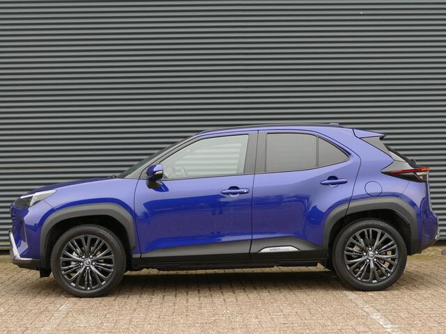 Toyota YARIS Cross 1.5 Hybrid Adventure | Adaptive Cruise Control | Panorama dak | Stoelverwarming | Verwarmd stuurwiel | Elektrische kofferklep | Keyless Entry & Start | Matrix LED | Trekhaak | JBL Audio | Head Up Display | VOL OPTIES!