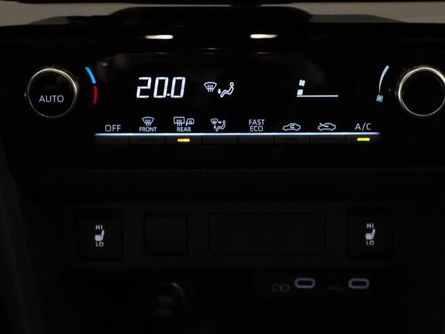 Toyota YARIS Cross 1.5 Hybrid 115 Dynamic Luxury Bi-Tone | Stuur-& Stoelverwarming | Apple Carplay & AndroidAUTO | Privacy Glass |