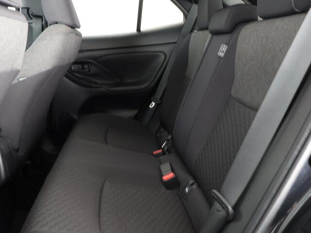 Toyota YARIS Cross 1.5 HYBRID DYNAMIC LUXERY BIJNA 2025 GARANT 12-'34 PDC V+A. BLIND SPOT. STUUR/STOELVERWARMING APPLE CARPLAY/ANDROID.