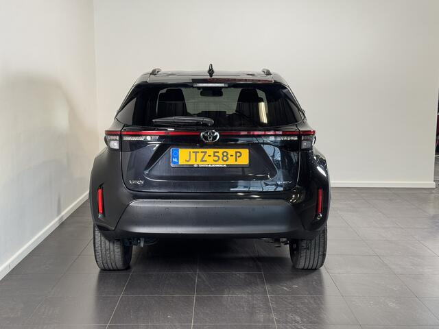Toyota YARIS Cross 1.5 Hybrid 115 First Edition | Stoelverwarming | Parkeersensoren voor/achter | Keyless |
