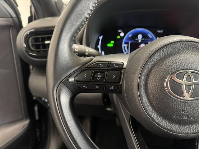 Toyota YARIS Cross 1.5 Hybrid 115 First Edition | Stoelverwarming | Parkeersensoren voor/achter | Keyless |