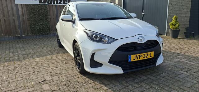 Toyota YARIS 1.0 VVT-i Active CARPLAY / Camera / Cruise