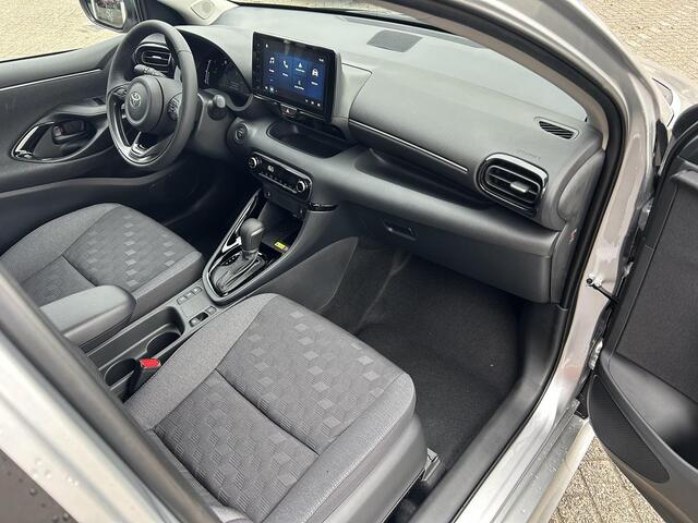 Toyota YARIS 1.5 Hybrid 115 Dynamic | Comfort Pack | Rijklaar l Blindspot | Sensoren