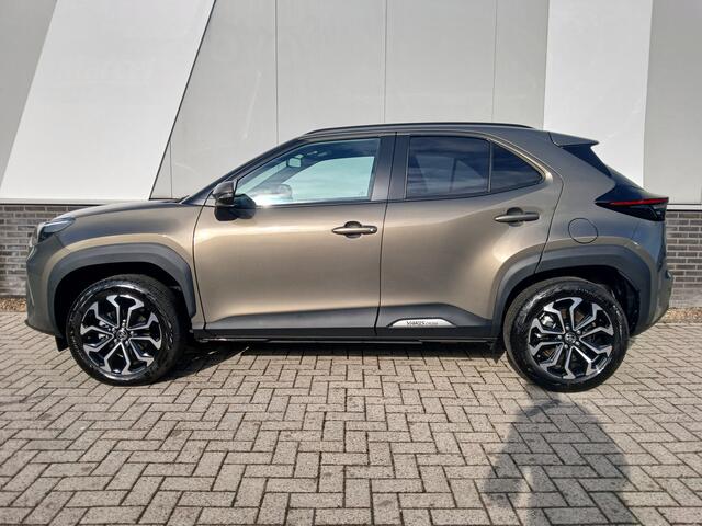 Toyota YARIS Cross 1.5 Hybrid 115 First Edition PDC v+a Navi Stoelverwarming Dode hoek detectie