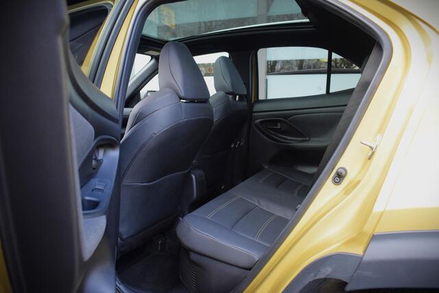 Toyota YARIS Cross 1.5 Hybrid Adventure met PANO|LED|LEDER|ACC|STOELV