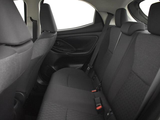 Toyota YARIS 1.5 VVT-i Active | Stuur en Stoelverwarming | Carplay | LM Velge