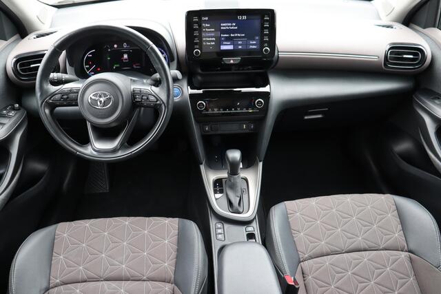 Toyota YARIS Cross 1.5 Hybrid Executive, 360 Camera! BSM, Navi, Stoelverwarming, Stuurverwarming.