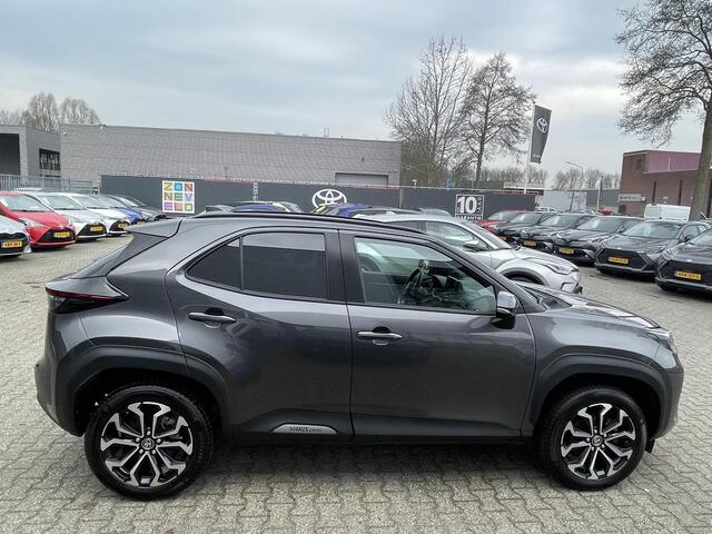 Toyota YARIS Cross 1.5 Hybrid 115 First Edition Winterpack All season