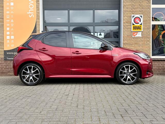 Toyota YARIS 1.5 HYBRID LAUNCH EDITION BI-TONE NAVI/HALF LEDER/STOELVERW./CAMERA