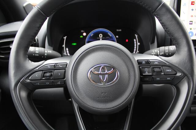 Toyota YARIS Cross 1.5 Hybrid 115 First Edition Plus | Rijklaar | Stoel-/stuurverw. | LED | Keyless | Apple/Android | Camera | Navi | Adap.cruise