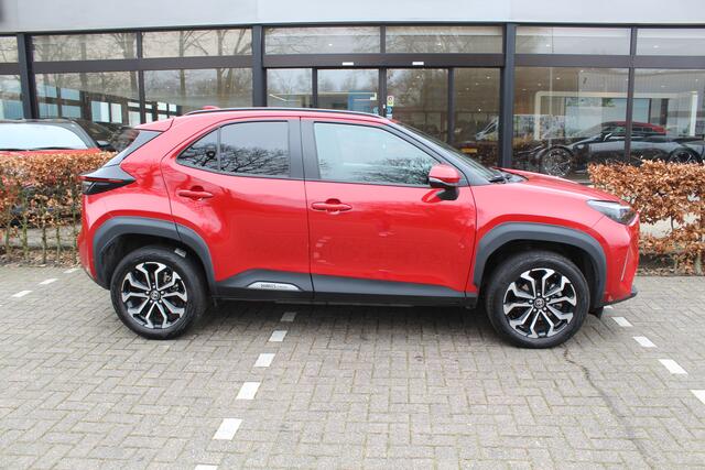 Toyota YARIS Cross 1.5 Hybrid 115 First Edition Plus | Rijklaar | Stoel-/stuurverw. | LED | Keyless | Apple/Android | Camera | Navi | Adap.cruise