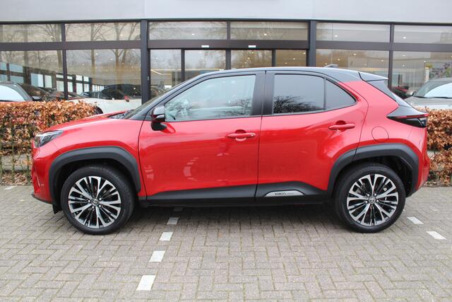 Toyota YARIS Cross 1.5 Hybrid Executive | Rijklaar | Bi-Tone | Trekhaak | Blind Spot | Head Up | Stoelverw. | Sensoren v+a | JBL | Half-leder