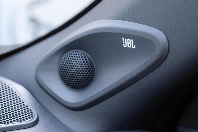 Toyota YARIS Cross 1.5 Hybrid GR Sport, Head up display, JBL-audio, Stuurverwarming, Apple Carplay / Android Auto, Parkeersensoren, Stoelverwarming!