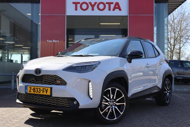 Toyota YARIS Cross 1.5 Hybrid GR Sport, Head up display, JBL-audio, Stuurverwarming, Apple Carplay / Android Auto, Parkeersensoren, Stoelverwarming!