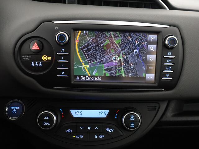 Toyota YARIS 1.5 Hybrid Dynamic RIJKLAAR PRIJS | Navigatie | Dealer onderhouden | 1e eigenaar | Direct beschikbaar |