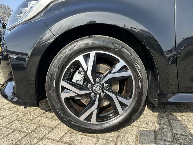 Toyota YARIS 1.5 Hybrid 115 Dynamic | NLauto | Comfort Pack | Stoel & Stuurverwarming | Carplay/AndroidAuto |