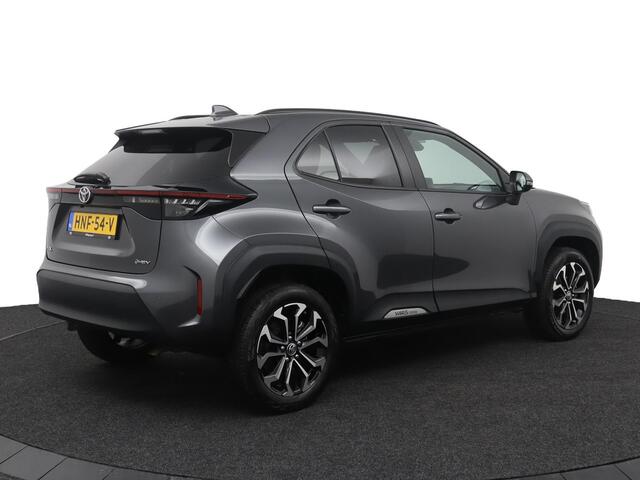 Toyota YARIS Cross 1.5 Hybrid 115 First Edition | Comfort pack | Parkeersensoren | Stuur en stoel verwarming | Navigatie |