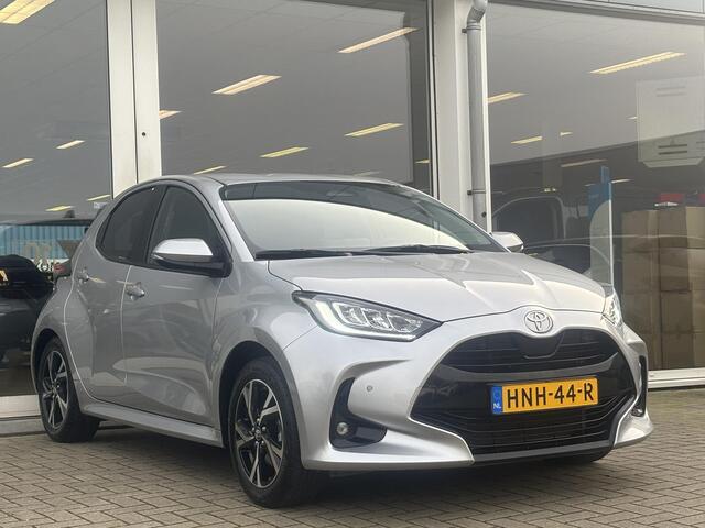 Toyota YARIS 1.5 Hybrid 115 Dynamic Comfort pack | Apple carplay | parkeersensoren | dode hoek detectie | stoelverwarming | stuur verwarming |