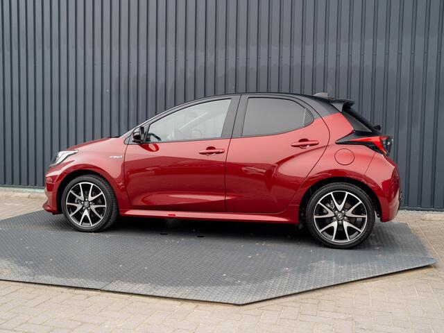 Toyota YARIS 1.5 Hybrid Executive | Bi-Tone | 17'' | Stoelverw. | Apple Carplay/ Android Auto | Prijs Rijklaar!!