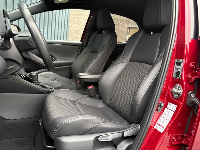 Toyota YARIS 1.5 Hybrid Executive | Bi-Tone | 17'' | Stoelverw. | Apple Carplay/ Android Auto | Prijs Rijklaar!!