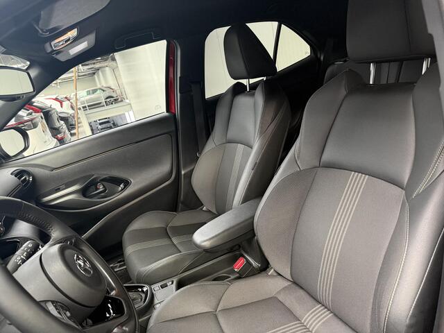 Toyota YARIS Cross 1.5 Hybrid Adventure NL auto, Nieuw geleverd, slechts 28136 KM, Dealeronderhouden en full option