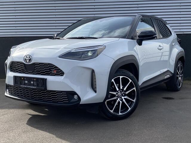 Toyota YARIS Cross 1.5 Hybrid GR Sport Trekhaak, Panoramadak, HUD, stoelverwarming, navigatie, Elektr. achterklep, JBL, QI lader, PDC v&a