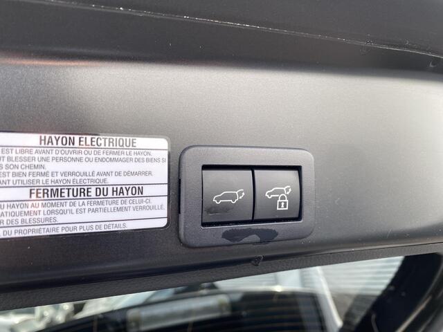 Toyota YARIS Cross 1.5 Hybrid GR Sport Trekhaak, Panoramadak, HUD, stoelverwarming, navigatie, Elektr. achterklep, JBL, QI lader, PDC v&a