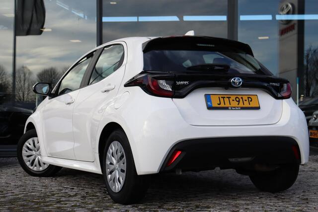 Toyota YARIS 1.5 Hybrid Active, Navi, Startknop Apple Carplay, Android Auto, Parkeercamera, Adaptieve cruise control.