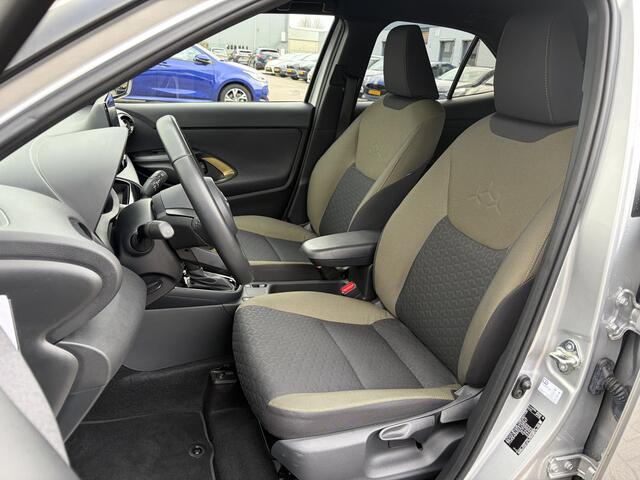 Toyota YARIS Cross 1.5 Hybrid Explore Bi-Tone NL Auto Dealer Onderhouden Stoel Verwarmd Parkeersensoren