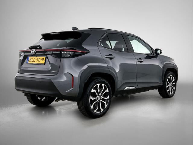 Toyota YARIS Cross 1.5 Hybrid 115 First Edition | Parkeersensoren V+A | Stuur-Stoelverwarming |