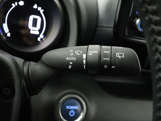 Toyota YARIS 1.5 Hybrid Dynamic