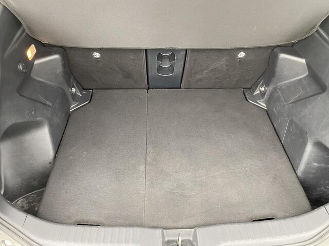 Toyota YARIS Cross 1.5 Hybrid Adventure Dodehoekdetectie, HUD, keyless, parkeersensoren v&a, navigatie, Apple CarPlay/Android Auto, dodehoek detectie, achteruitrij camera