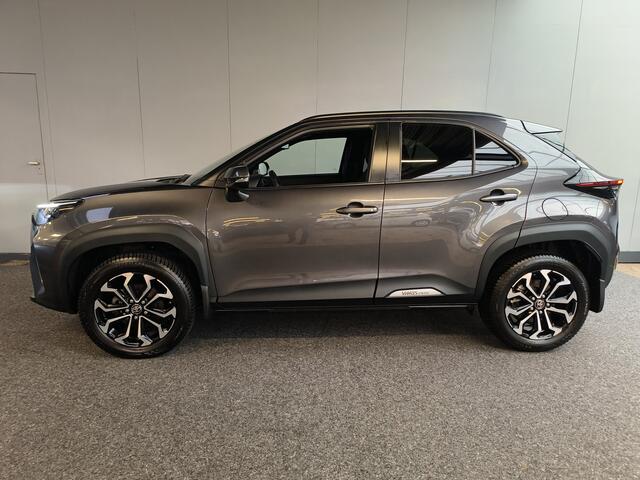 Toyota YARIS Cross 1.5 Hybrid 115 First Edition Rijklaar + Fabrieksgarantie Henk Jongen Auto's in Helmond, al 50 jaar service zoals 't hoort!