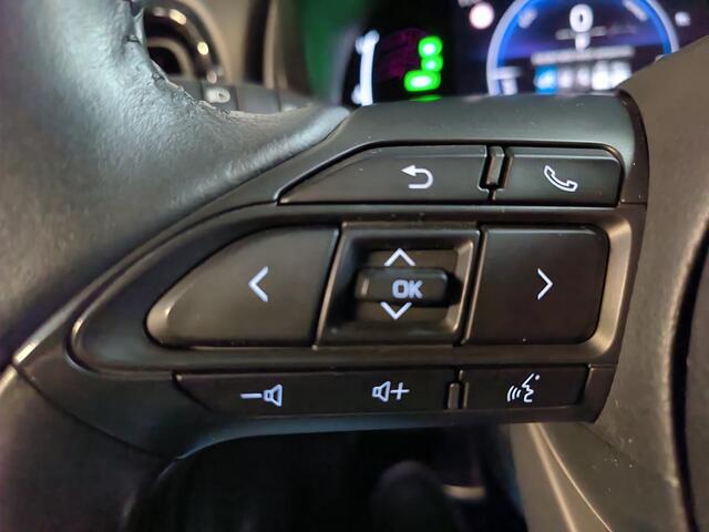 Toyota YARIS Cross 1.5 Hybrid 115 First Edition Rijklaar + Fabrieksgarantie Henk Jongen Auto's in Helmond, al 50 jaar service zoals 't hoort!