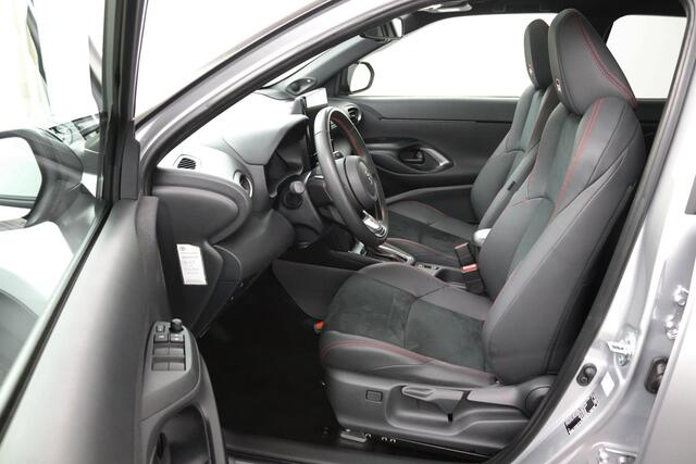 Toyota YARIS Cross 1.5 Hybrid 130 GR SPORT | Sport Plus Pack | All season banden | Eerste Eigenaar | Origineel NL |