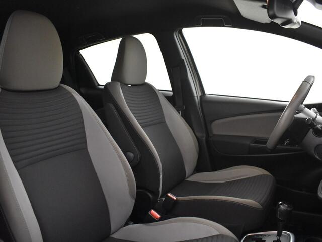 Toyota YARIS 1.5 Hybrid Bi-Tone | Camera | Navigatie | Botspreventie |