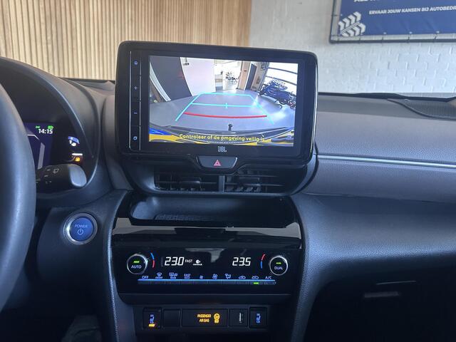 Toyota YARIS Cross 1.5 Hybrid Executive Panorama dak | Trekhaak | All season