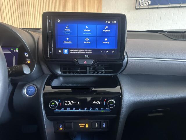 Toyota YARIS Cross 1.5 Hybrid Executive Panorama dak | Trekhaak | All season