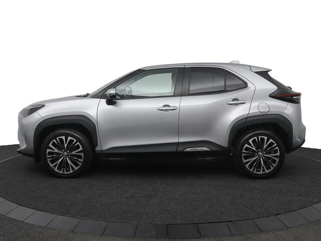 Toyota YARIS Cross 1.5 Hybrid Adventure | Leder / Stof bekleding | 360 graden camera | Stuur en stoelverwarming |