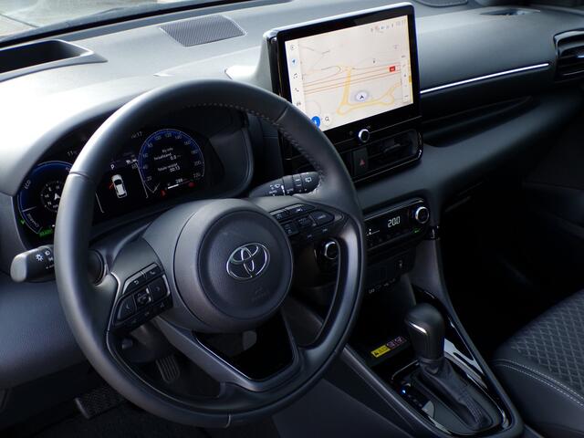 Toyota YARIS 1.5 Hybrid 130 Executive Full led / Sensoren + camera / Panoramadak / Stoel + stuurverwarming / JBL Audio / Apple Carplay + Android Auto